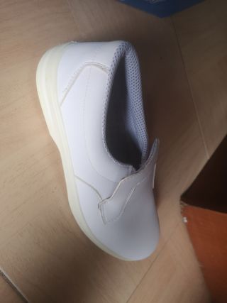 Zapatos trabajo Talla 43 Nuevos. 