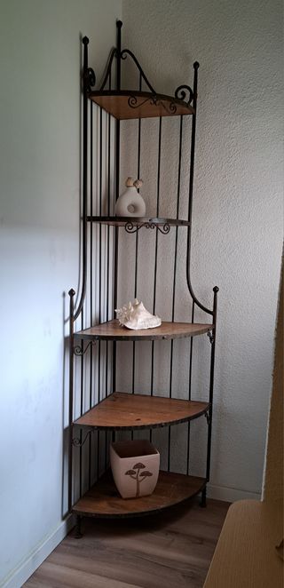 Estanteria de hierro forjado y madera