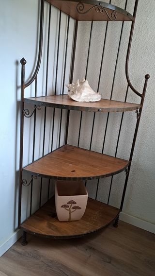 Estanteria de hierro forjado y madera