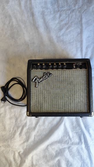 Guitarra Eléctrica Squier Strat