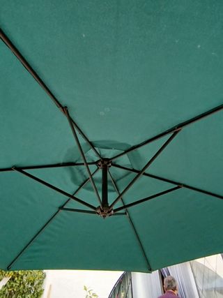 Sombrilla y pies de sombrilla