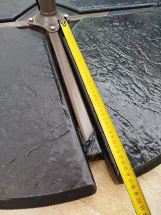 Sombrilla y pies de sombrilla