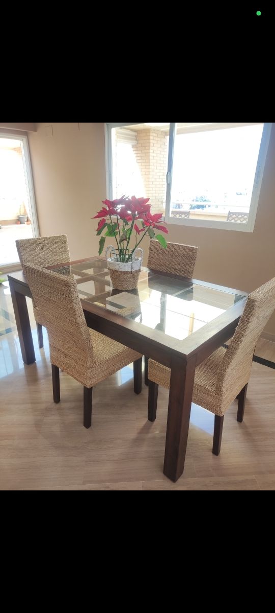 Mesa y sillas ratan de banak