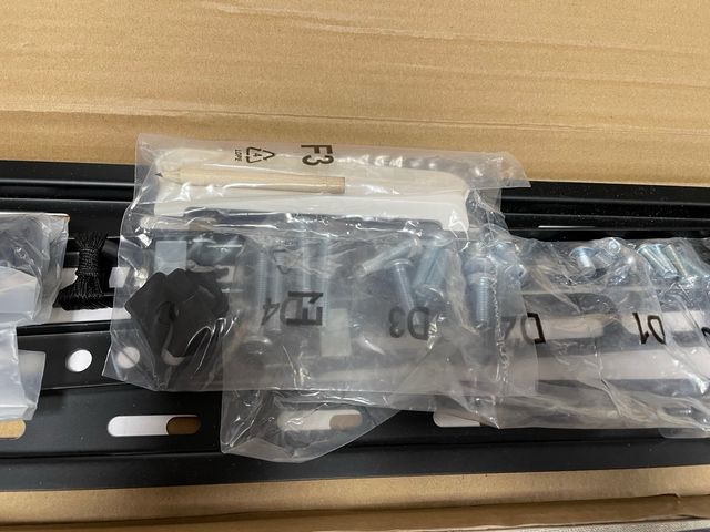 Ampia barra di supporto TV