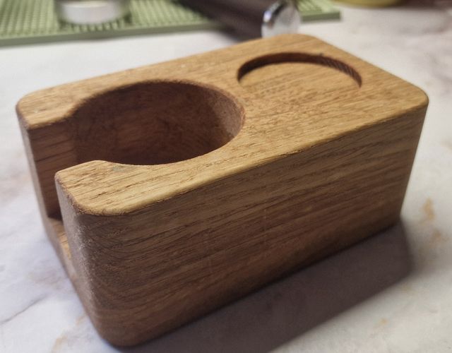 Base de madera para tampear café