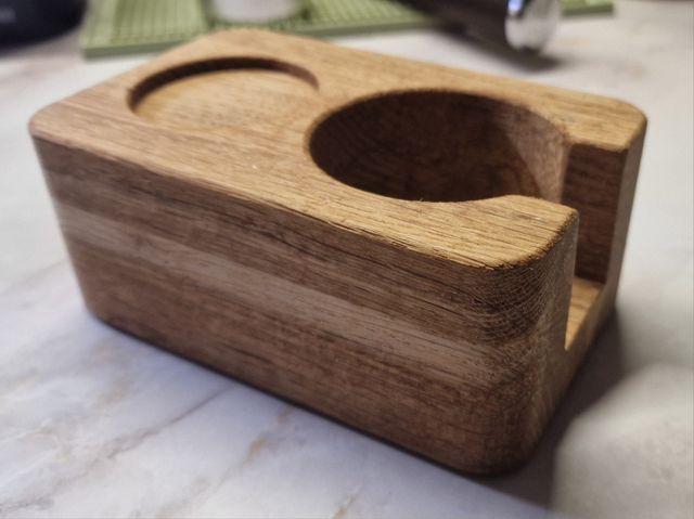 Base de madera para tampear café