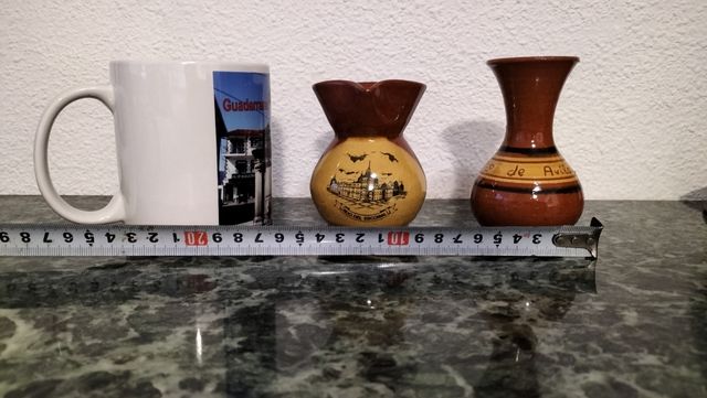 Lote de taza y jarritas de recuerdo