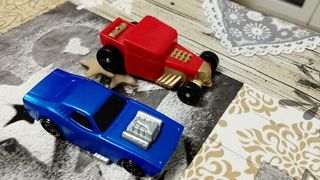 2 Macchine Hot Wheels Mattel Gadget Burger King