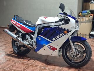 Suzuki GSXR 750 89