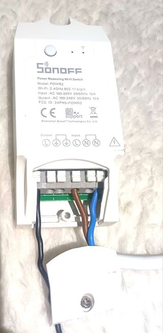 Interruptor wifi com medida de consumo W