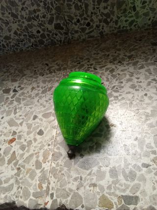 Trompo verde linea cometa