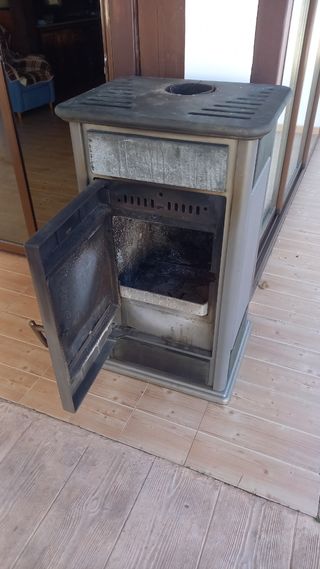 Stufa caldaia a legna