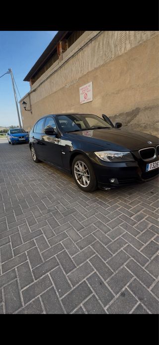 BMW 318d 2011