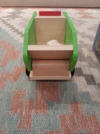 Camión de madera juguete