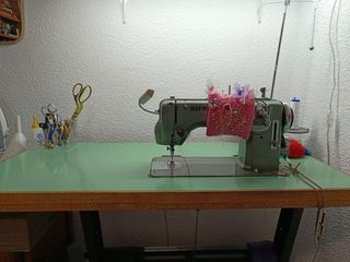 Máquina de coser refrey