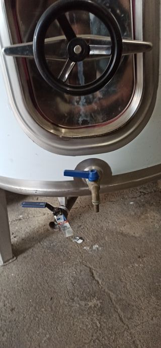 Depósito acero inoxidable vino de 550 y 1000 litro