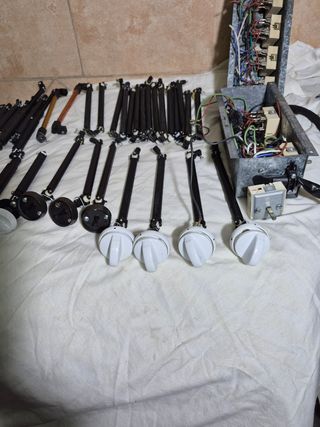 Cardan y mandos para placas y horno