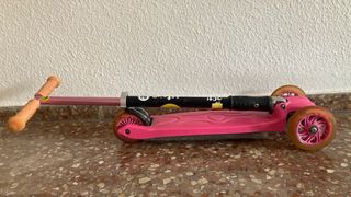 Patinete con luces. 3 ruedas rosado