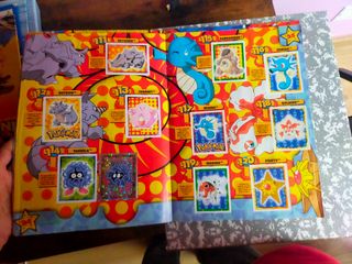 Album de cromos de ponemos de los 90s