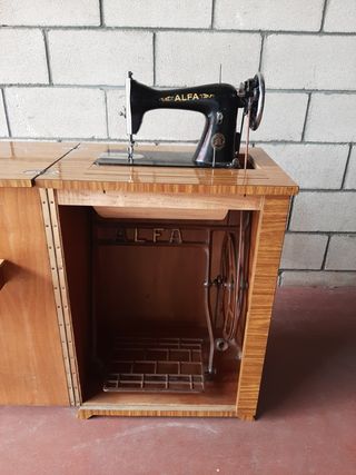 Maquina Coser Alfa Antigua