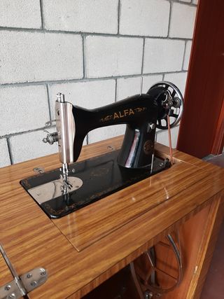 Maquina Coser Alfa Antigua