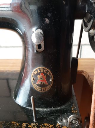 Maquina Coser Alfa Antigua