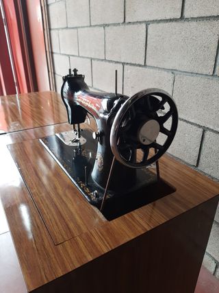 Maquina Coser Alfa Antigua