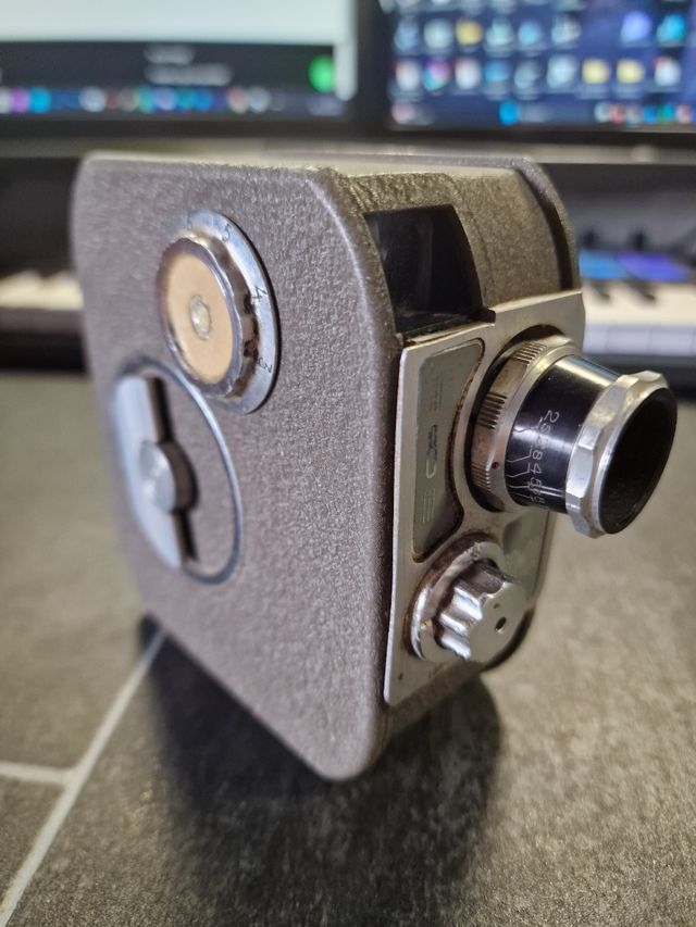 Cámara tomavistas de cuerda Armor 8