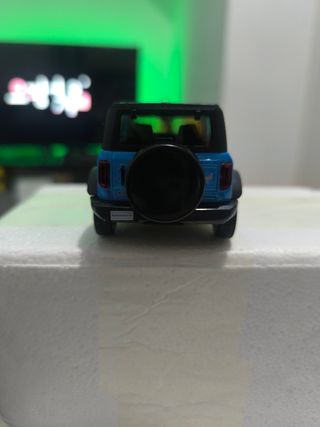 Ford bronco a escala 1/36