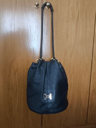 Bolso redondo cubo de piel auténtica