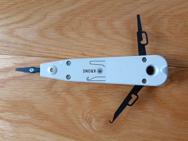 Herramienta impactadora KRONE