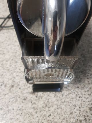 Cafetera DeLonghi Negra NESPRESSO