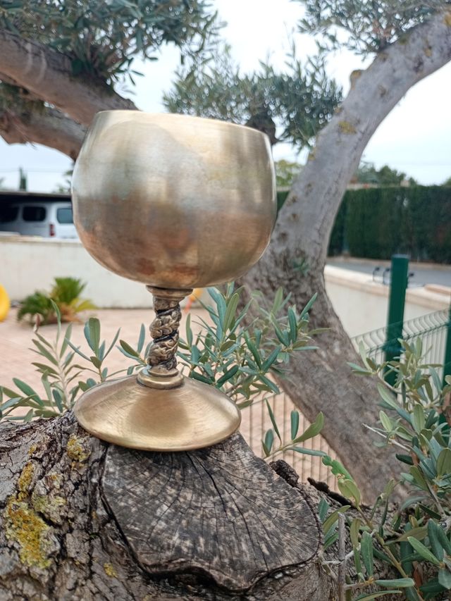 Copa antigua orfebre