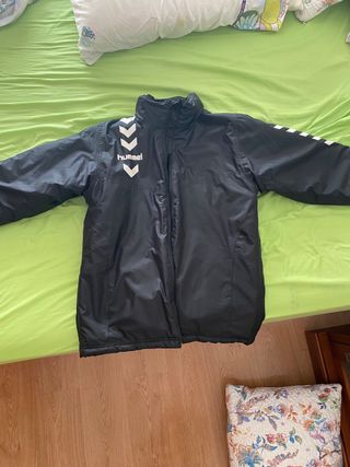 chaqueta hummel