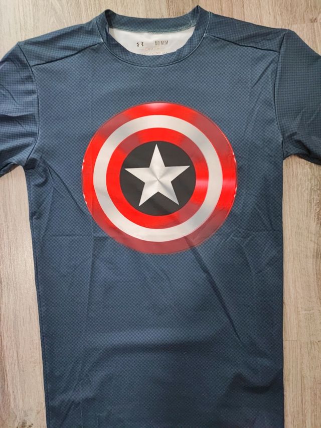 Camiseta hombre colaboración UnderA Marv