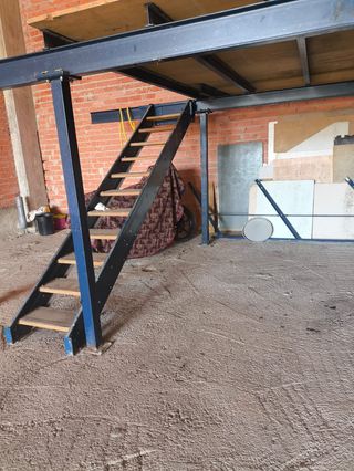 Vendo altillo con escalera