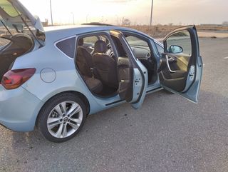 Opel Astra 2010