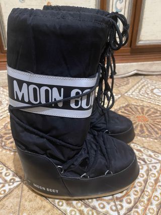 Moon Boot 39  41 Nero e Bianco. pronti per partire