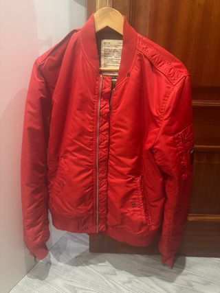Cazadora Replay. Estilo bomber.