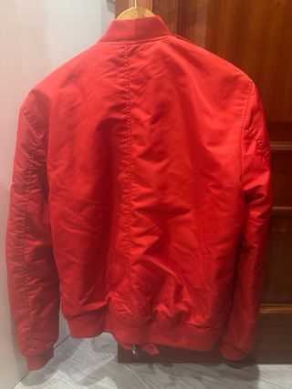 Cazadora Replay. Estilo bomber.