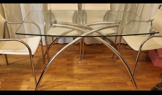 Mesa Cristal y 4 silla diseño