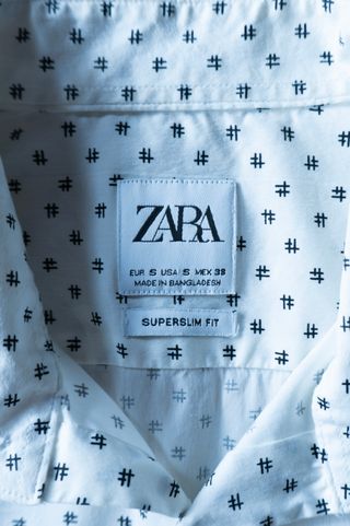 Camisa hombre de marca Zara, con estampado