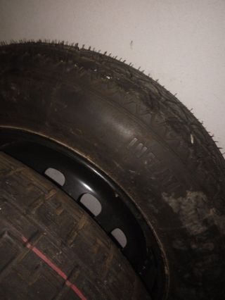 Vendo ruota di scorta da 15 pollici cerchio nero ,