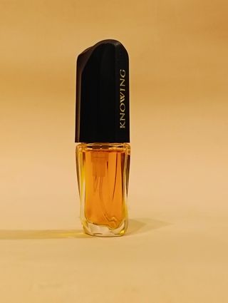 Miniatura Knowing de Estee Lauder