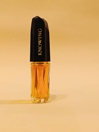 Miniatura Knowing de Estee Lauder