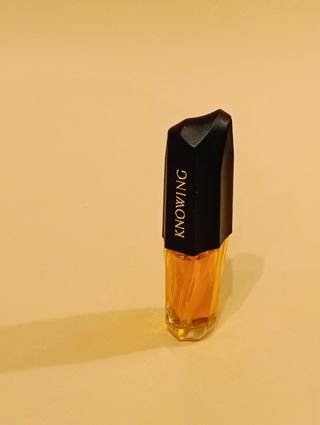 Miniatura Knowing de Estee Lauder