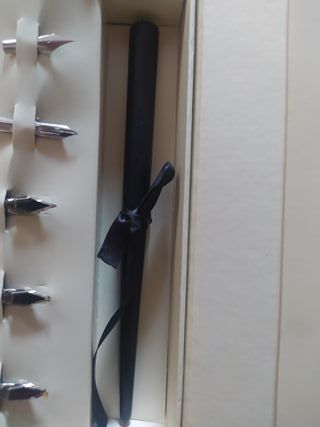 Set de caligrafía con plumilla