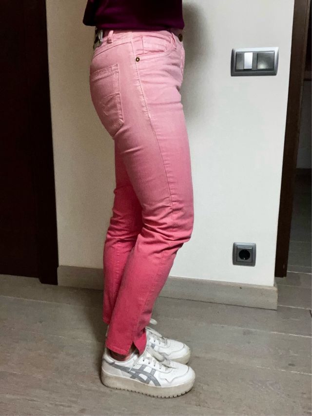 Pantalon rosa tobillero
