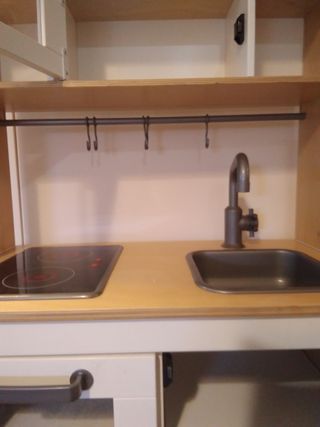 Cocinita de juguete de madera