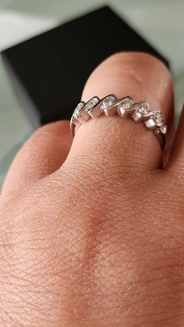 Anillo de oro 18kt i diamantes